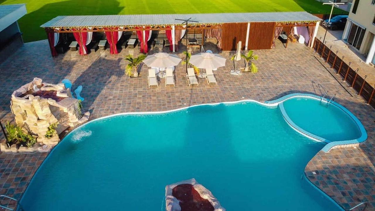 The Platinum Bay Hotel Birekuso Kültér fotó